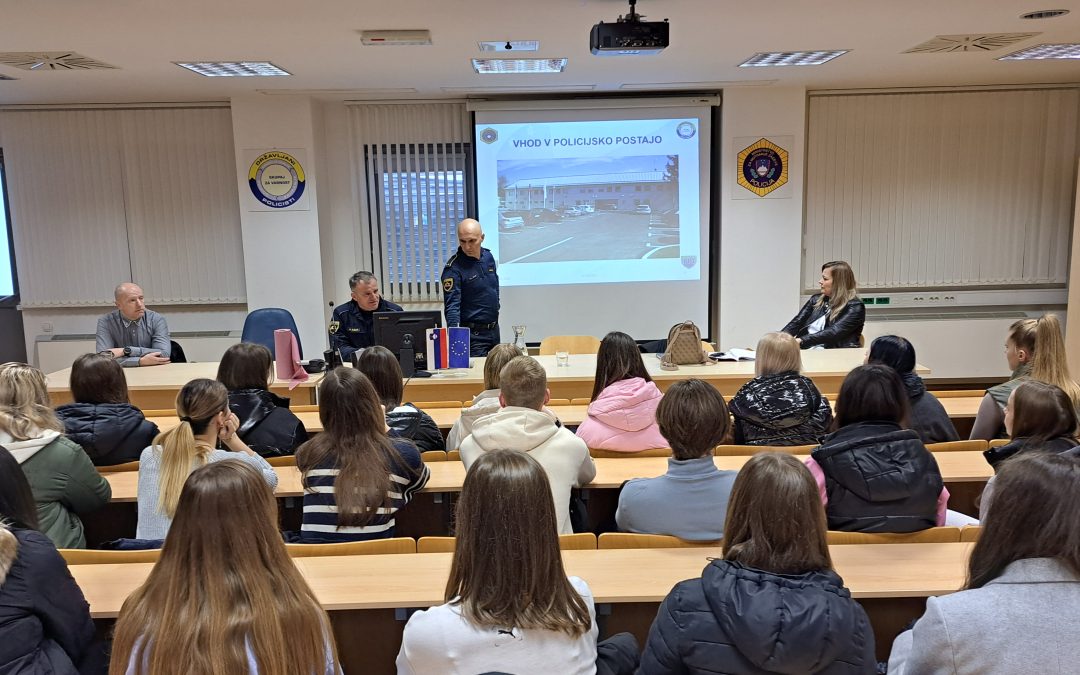 AKTIVNO DRŽAVLJANSTVO S POLICISTI POLICIJSKE POSTAJE BREŽICE